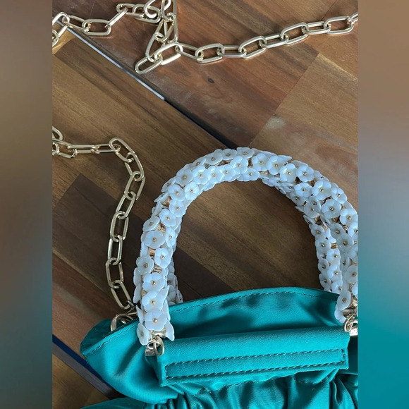 Uterque emerald satin bag with beads and plastic flower handles - Picture 11 of 11